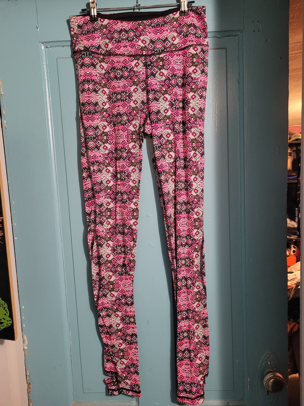 Women's Pink Geometric Print Stirrup Leggings